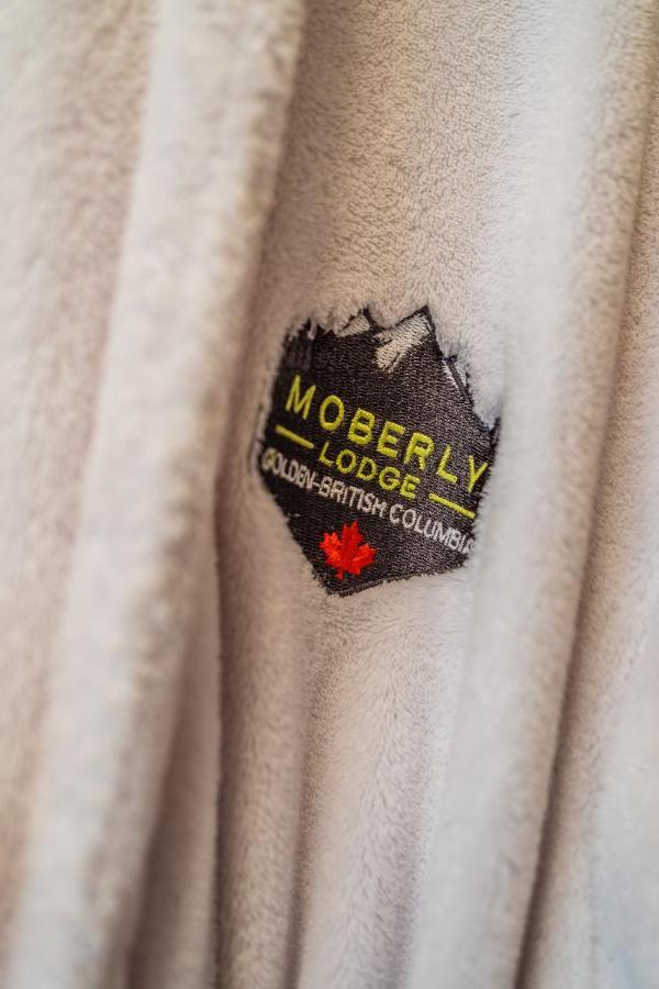 Moberly Lodge Golden Kültér fotó